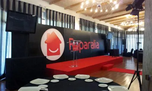 Empresa Audiovisuales Valencia Tarimas Atril Plasmas Tv Led Focos